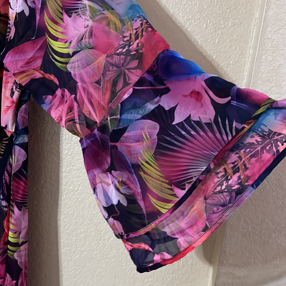 NWOT Torrid Maxi Pink Floral Chiffon Ruffle Hem
Coverup Kimono Size 3X - Picture 8 of 8